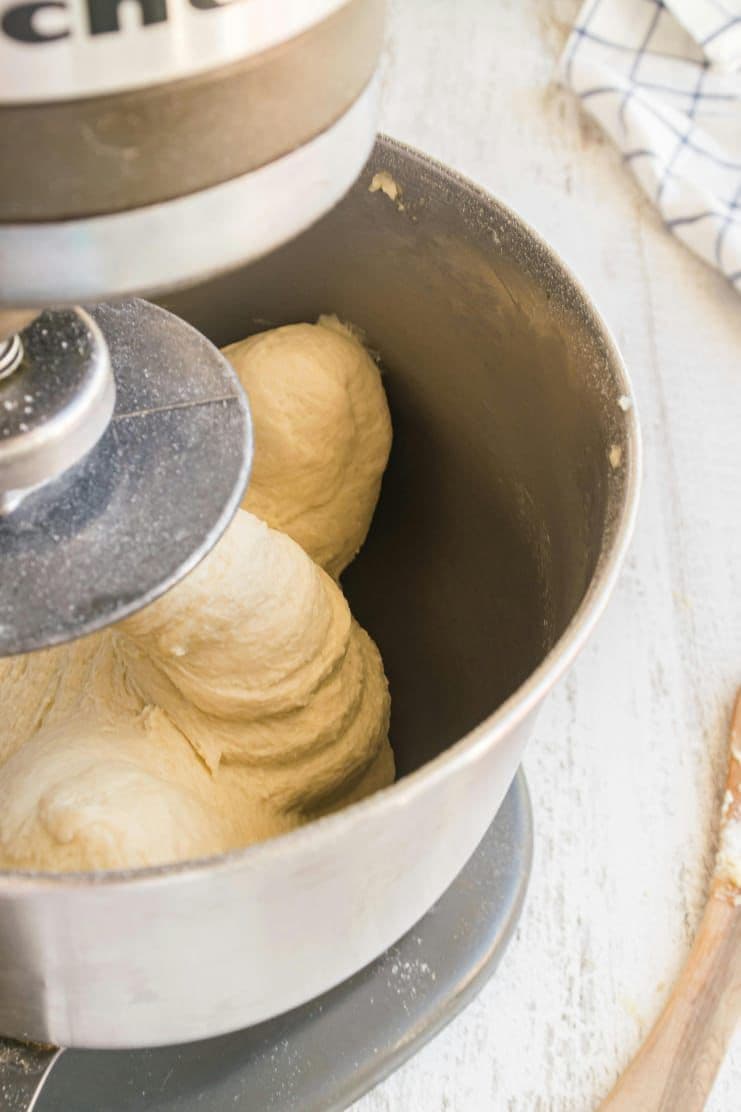 Dough preparation in a mixer bowl